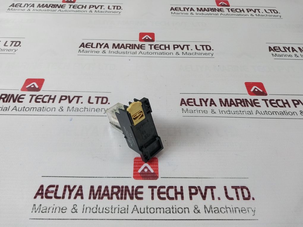 Omron My4 24 Vac Relay With Pyc-a Base 5A 250V