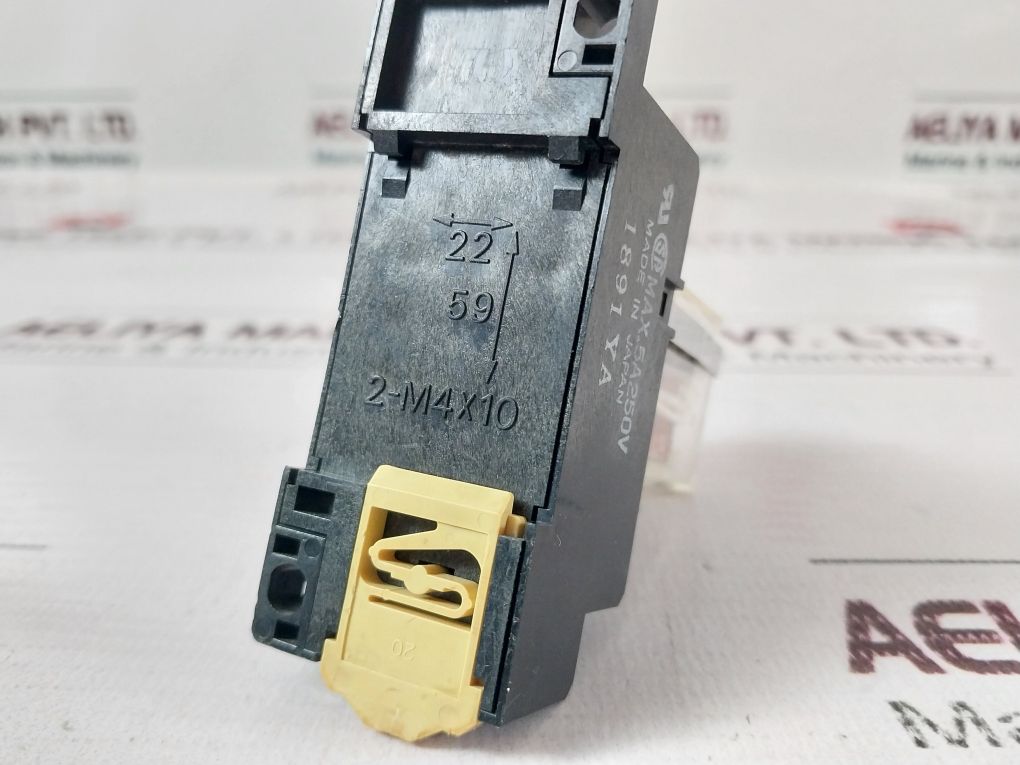 Omron My4 24 Vac Relay With Pyc-a Base 5A 250V