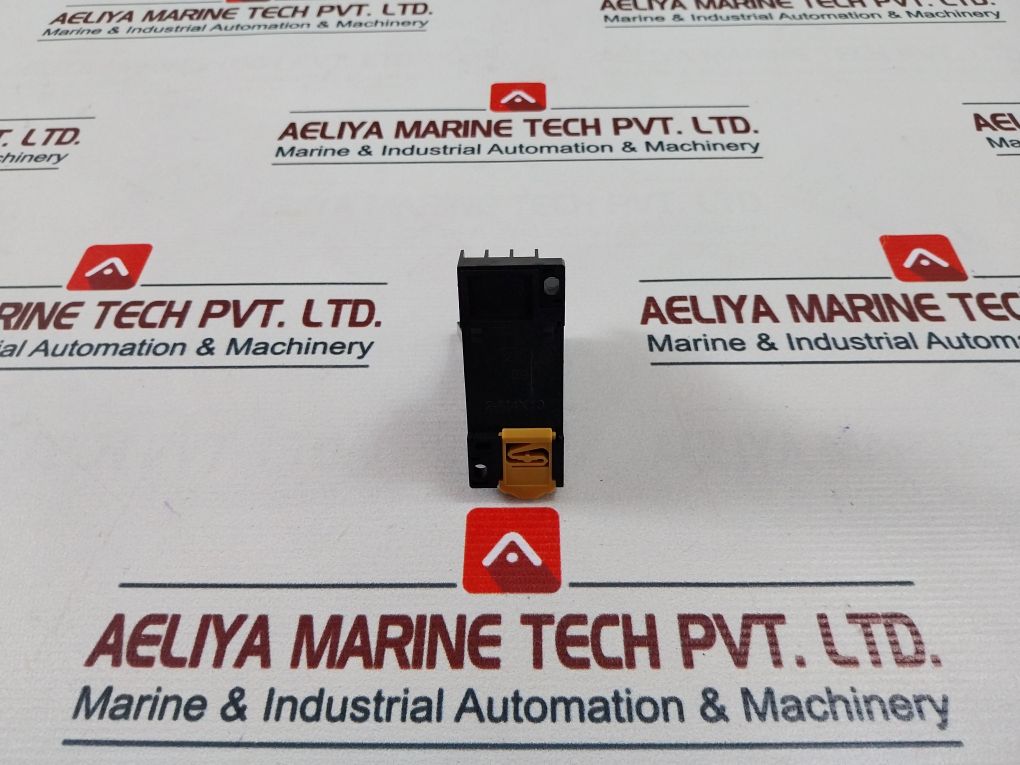 Omron My4N-j Power Relay With Socket 5A 250Vac