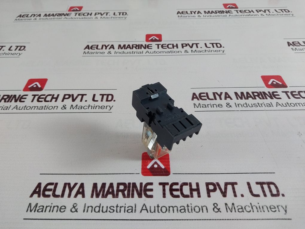 Omron My4N Relay With Socket 24Vdc Ac 250V 7A