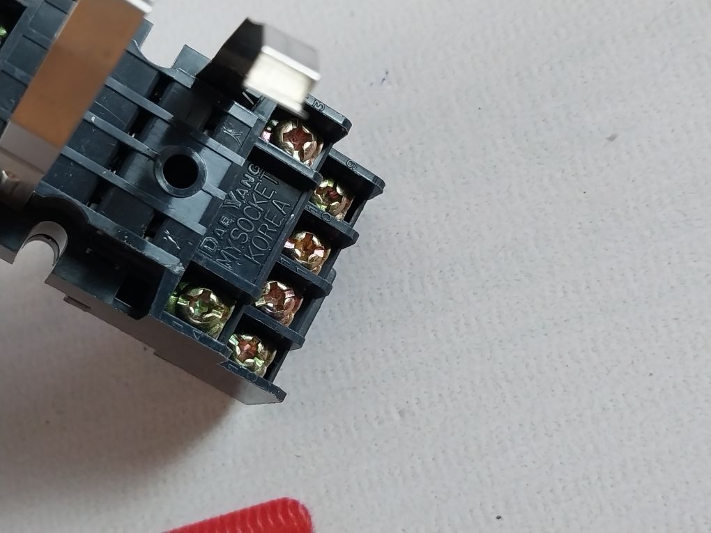 Omron My4N Relay With Socket 24Vdc Ac 250V 7A