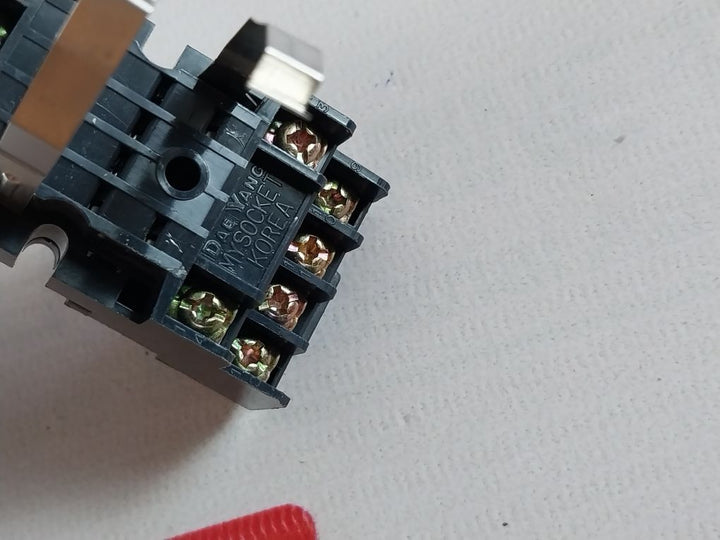 Omron My4N Relay With Socket 24Vdc Ac 250V 7A