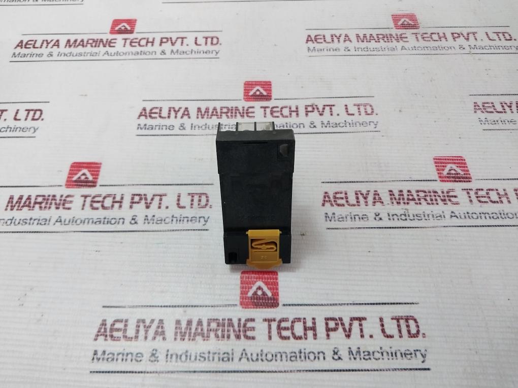 Omron My4Z Relay With Base 5A 200/220 Vac