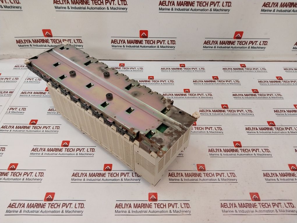 Omron Oc211 Output Unit Ac100-240V