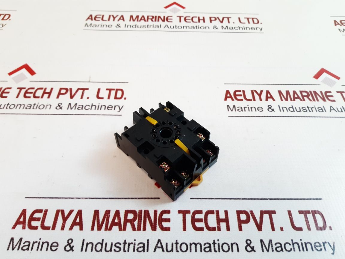 Omron P2Cf-11E Relay Socket
