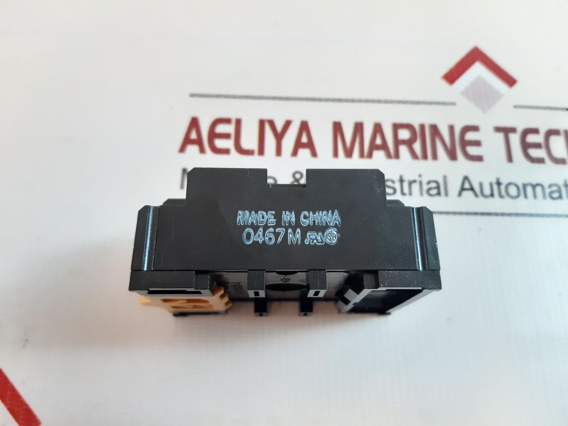 Omron P2Cf-11E Relay Socket
