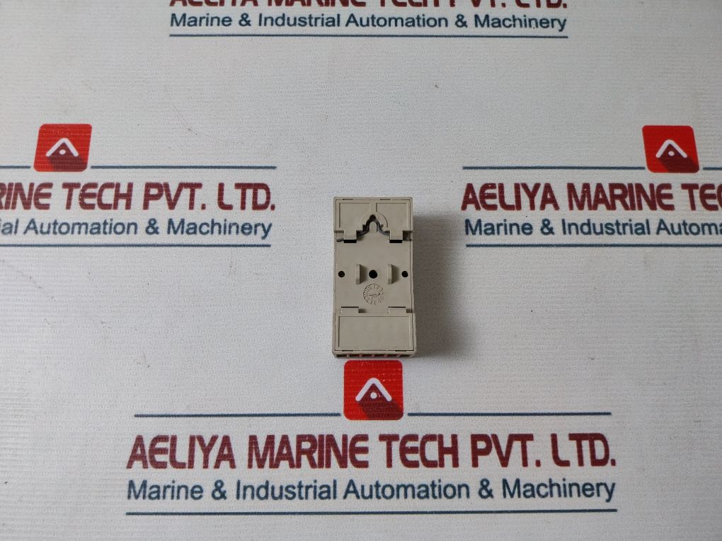 Omron Pf113A-n Relay Socket 10A 400Vac