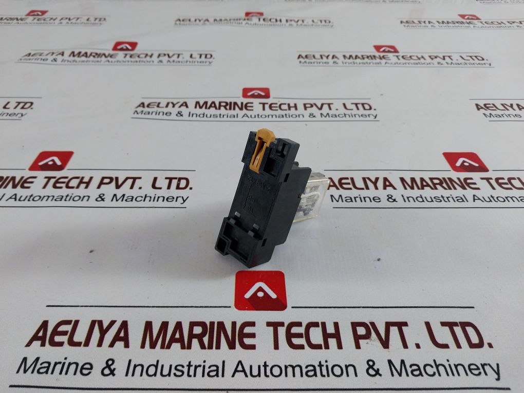 Omron Ptf08A Relay Socket Din Rail Mount