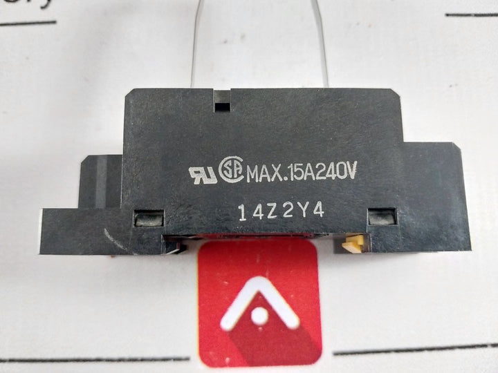 Omron Ptf08A Relay Socket Din Rail Mount