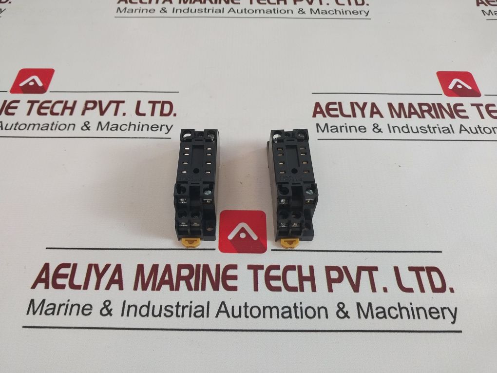 Lot Of 10X Omron Pyf08A-e Relay Socket