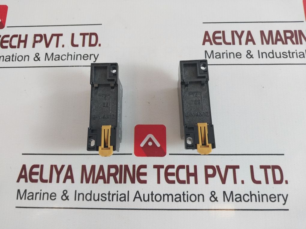 Lot Of 10X Omron Pyf08A-e Relay Socket