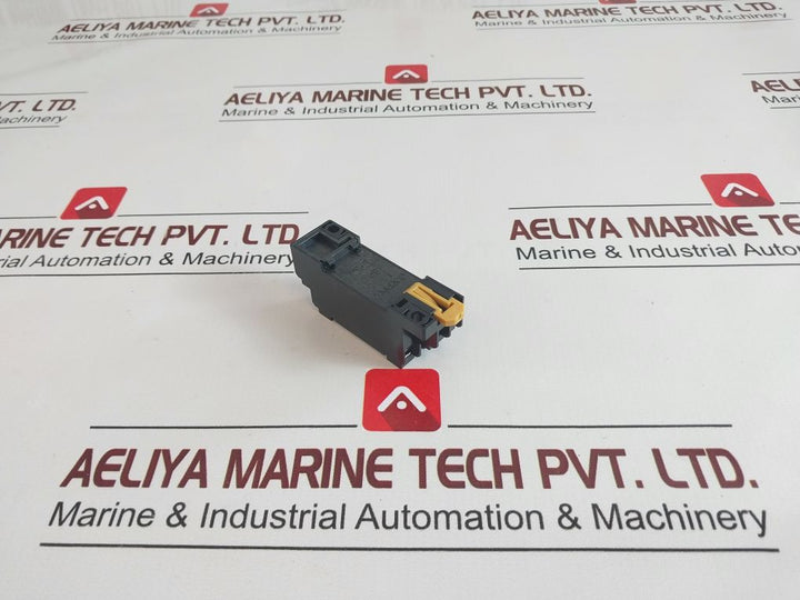 Lot Of 10X Omron Pyf08A-e Relay Socket