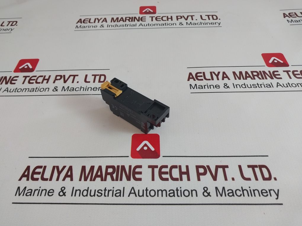 Lot Of 10X Omron Pyf08A-e Relay Socket 13Z8Cx2