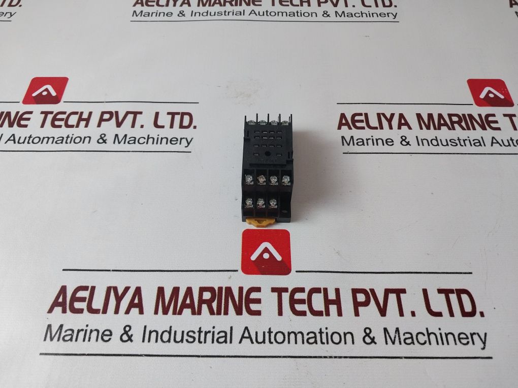 Omron Pyf14A

