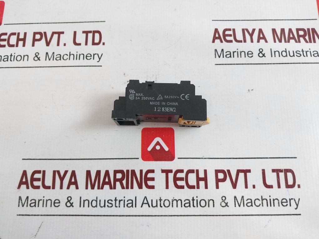 Lot Of 7X Omron Pyf14A-e Relay Mounting Socket