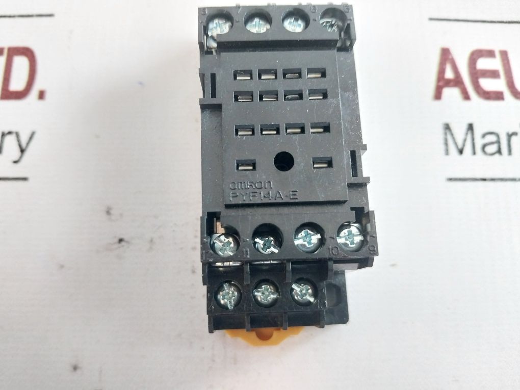 Lot Of 7X Omron Pyf14A-e Relay Mounting Socket