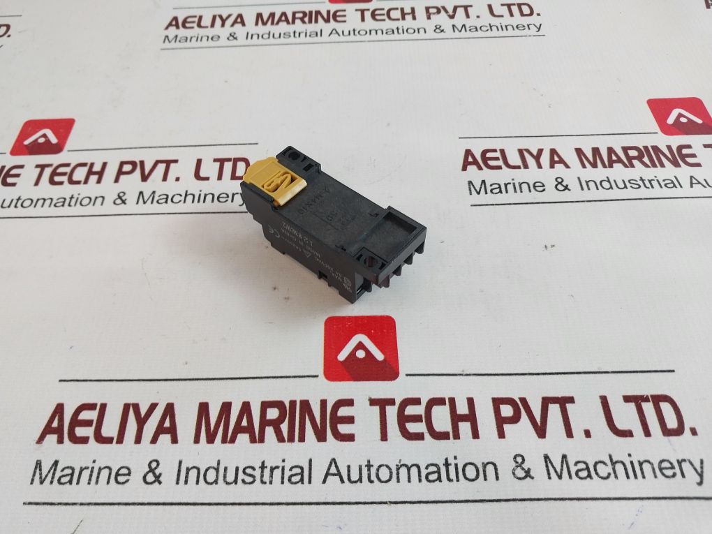 Lot Of 7X Omron Pyf14A-e Relay Mounting Socket