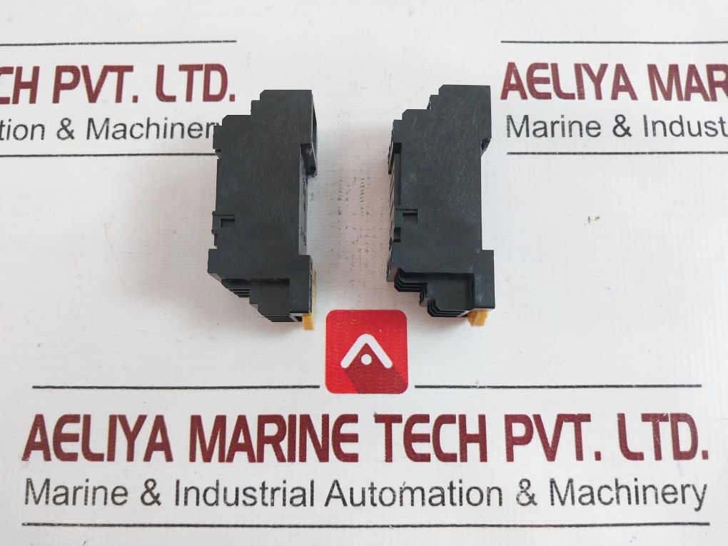 Lot Of 7X Omron Pyf14A-e Relay Mounting Socket