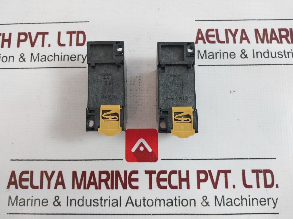 Lot Of 7X Omron Pyf14A-e Relay Mounting Socket