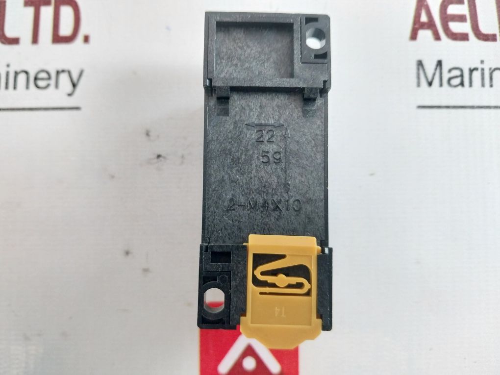 Lot Of 7X Omron Pyf14A-e Relay Mounting Socket