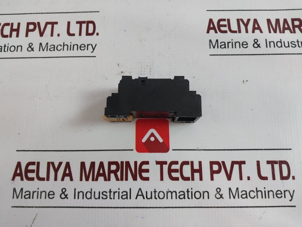 Lot Of 7X Omron Pyf14A-e Relay Mounting Socket