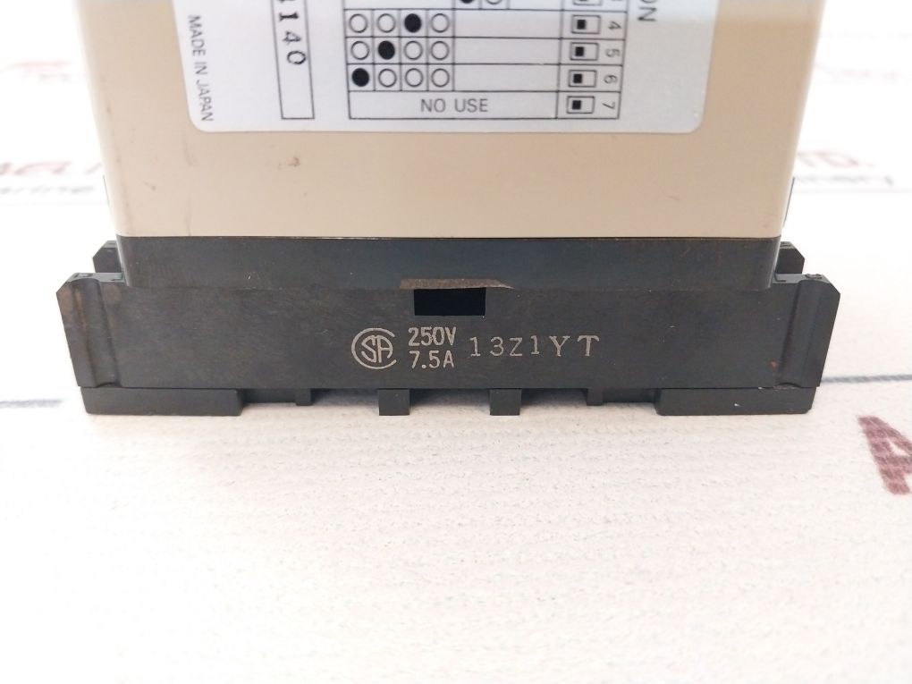 Omron Sdv-fh2 Voltage Sensor 250V