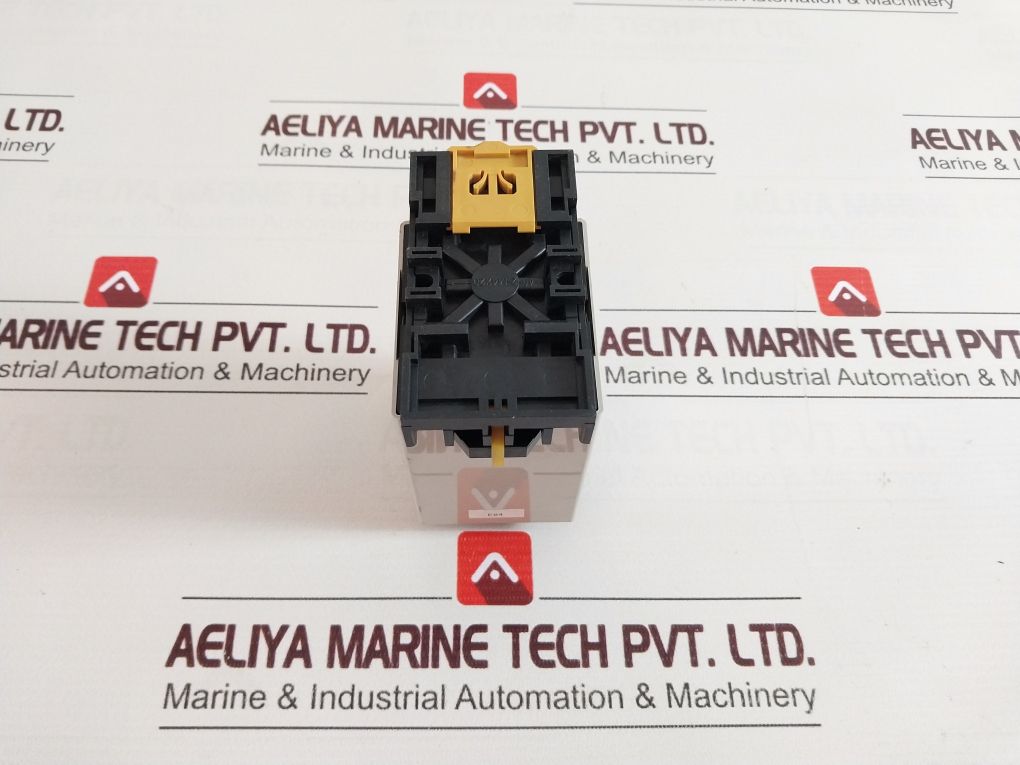 Omron Sdv-fh6 Voltage Sensor With Base 100/110Vac