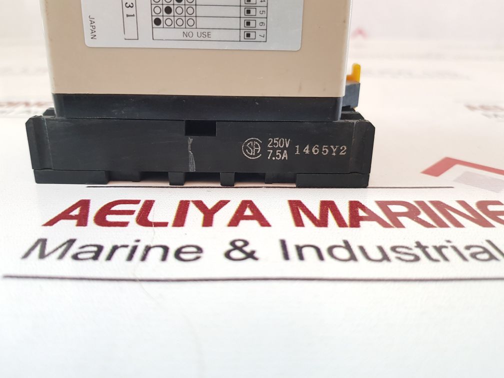 Omron Sdv-fh6 Voltage Sensor With Base