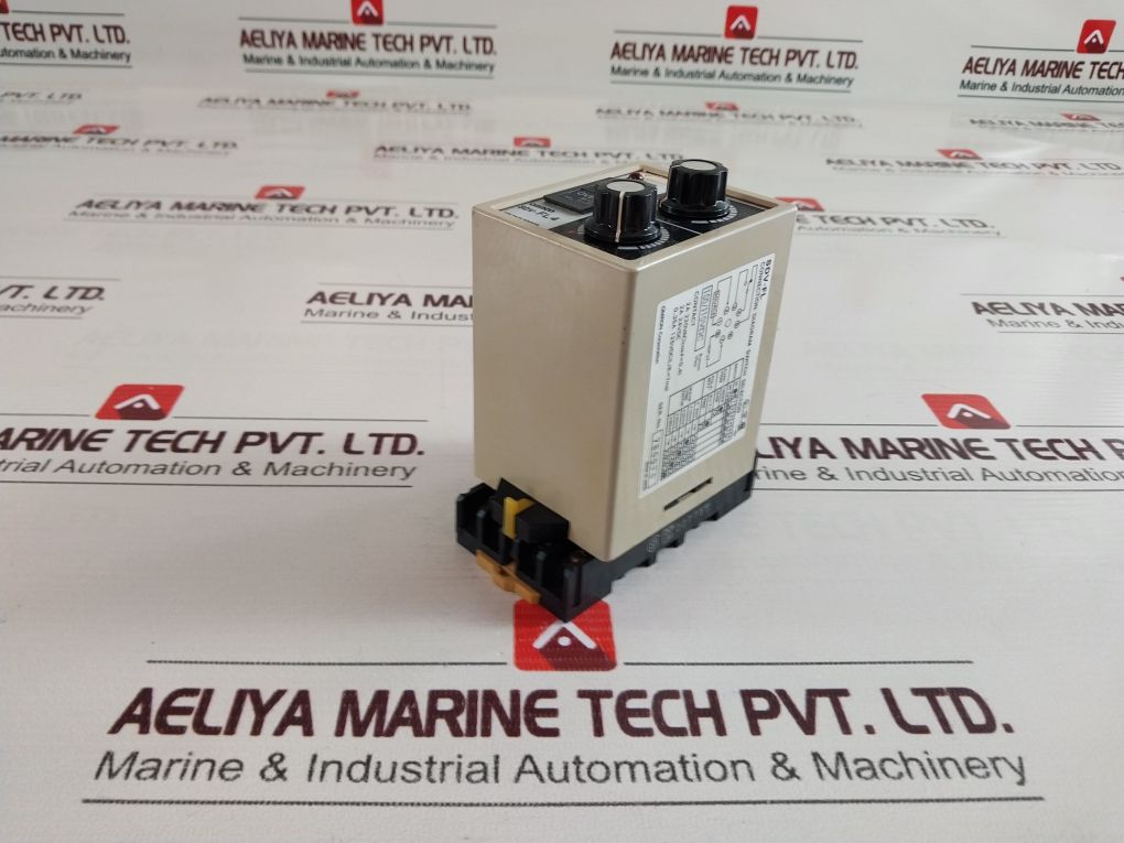 Omron Sdv-fl4 Voltage Sensor With Base 100/110 Vdc 2A 24Vdc