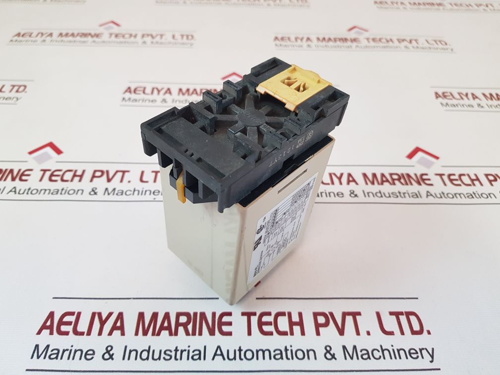 Omron Sdv-fl2 Voltage Sensor 250V With Base