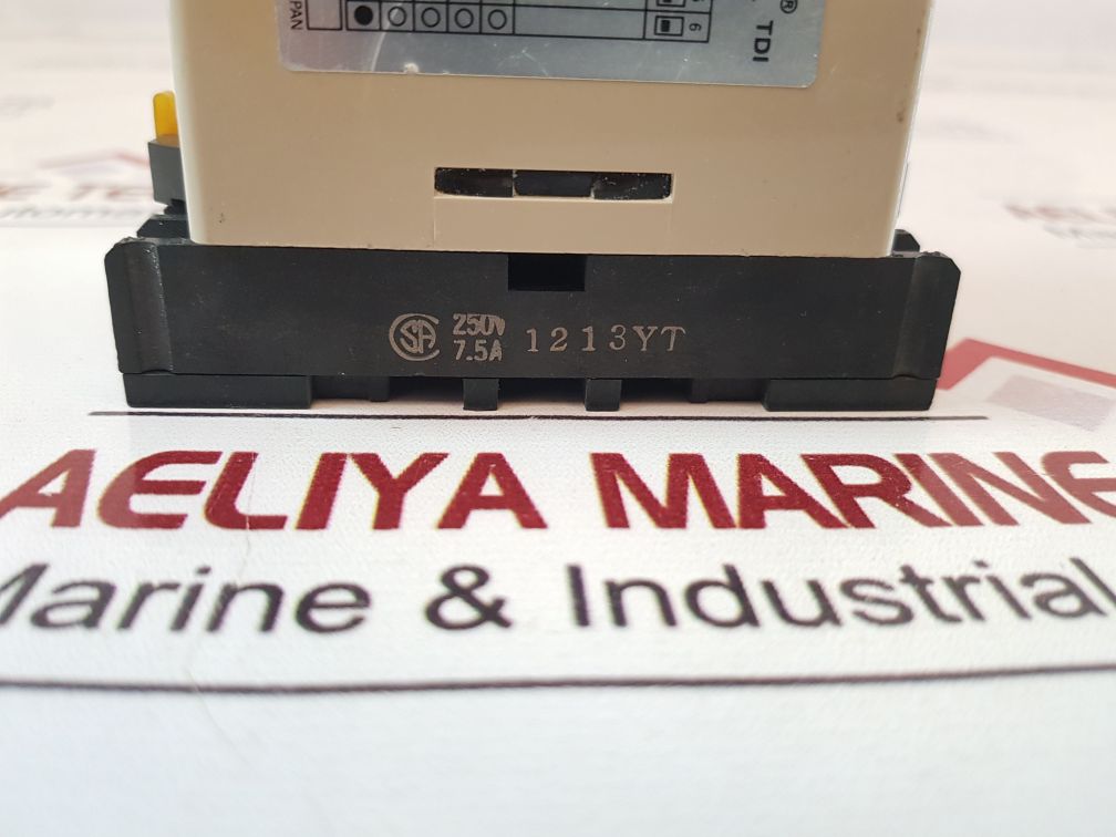 Omron Sdv-fl2 Voltage Sensor 250V With Base