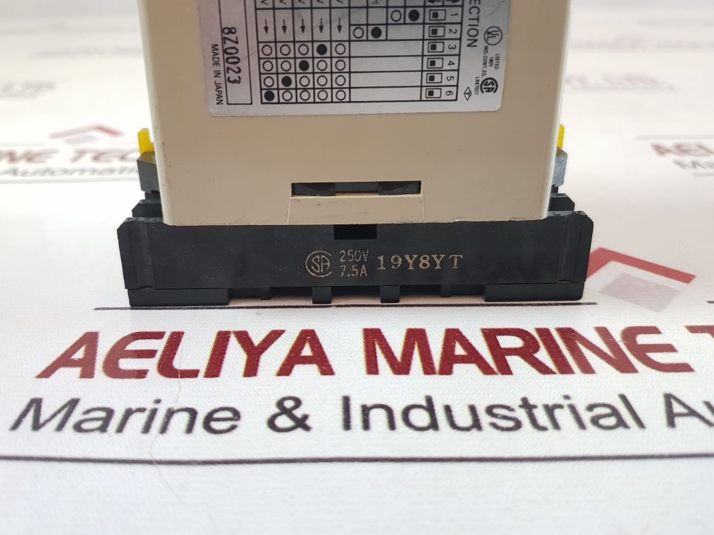 Omron Sdv-fl7 Voltage Sensor With Base