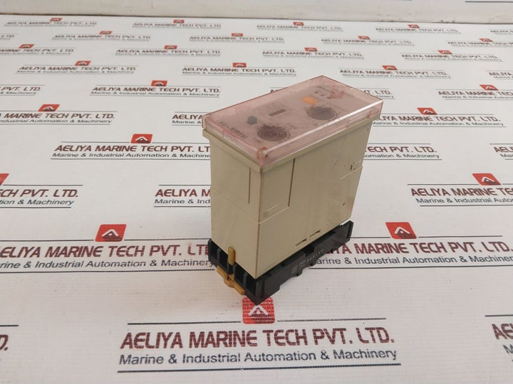 Omron Se-kp1N Motor Relay With Base 100/110/120Vac 50/60 Hz