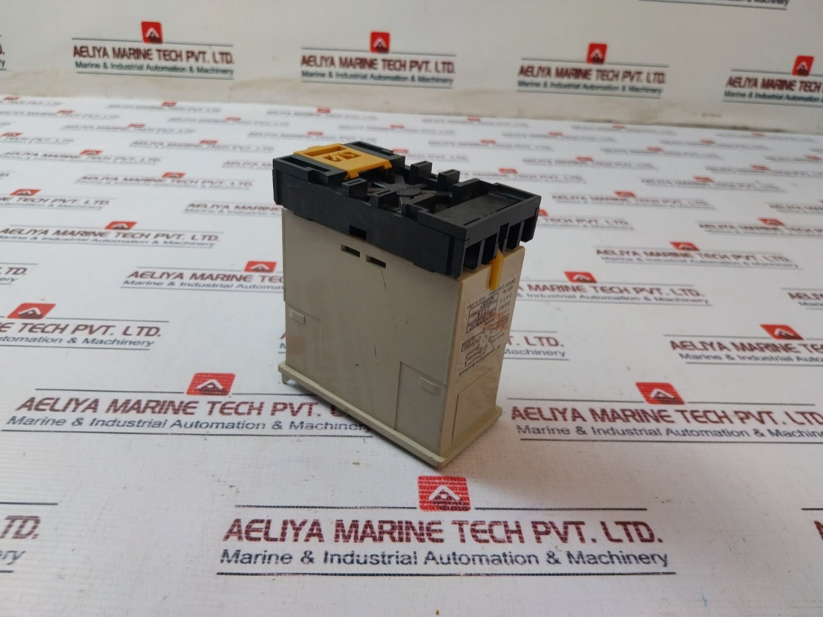 Omron Se-kp1N Motor Relay With Base 4-10A 1-10 Sec 7.5A