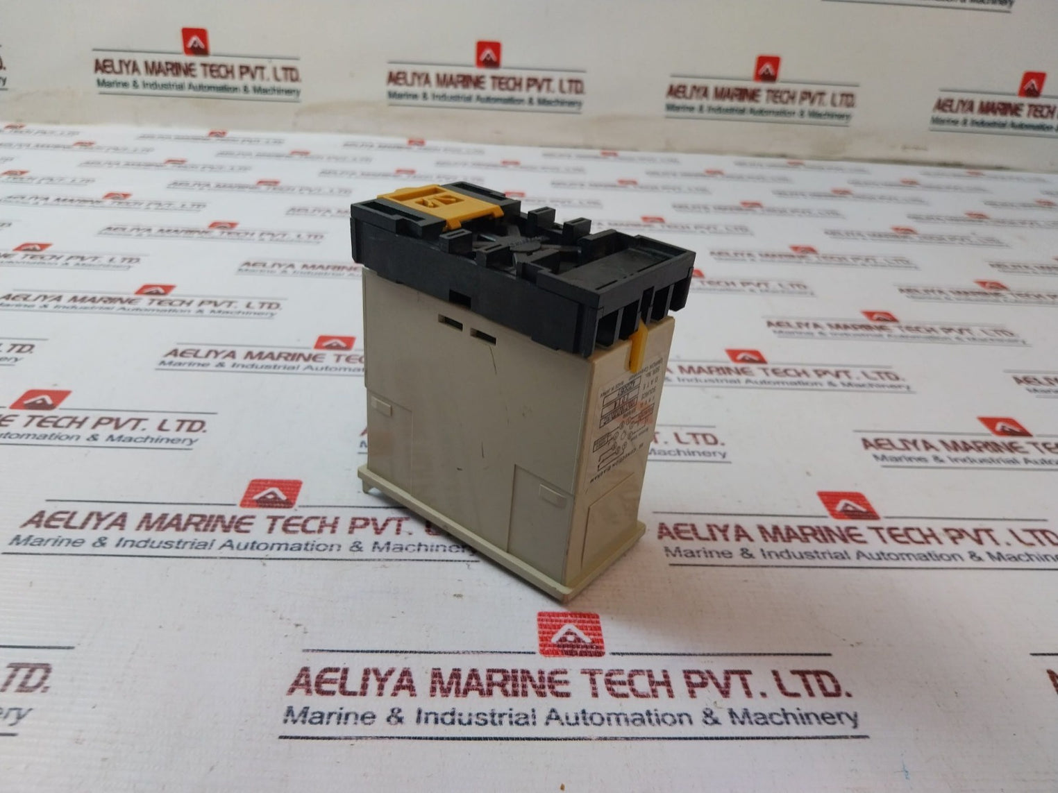 Omron Se-kp1N Motor Relay With Base 4-10A 1-10 Sec 7.5A