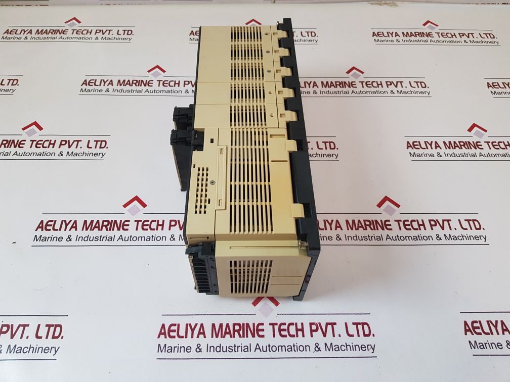 Omron Sysmac C200H-cpu03,Id215,Od215,Oa222,Id212 Module Rack