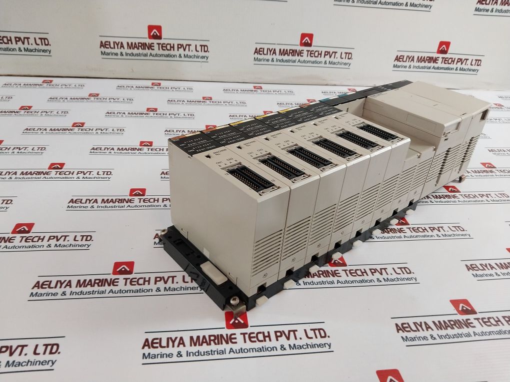 Omron Sysmac C200He/Id215/Od215/Sp001/Cpu32/Pd024 Programmable Controller 24V Dc