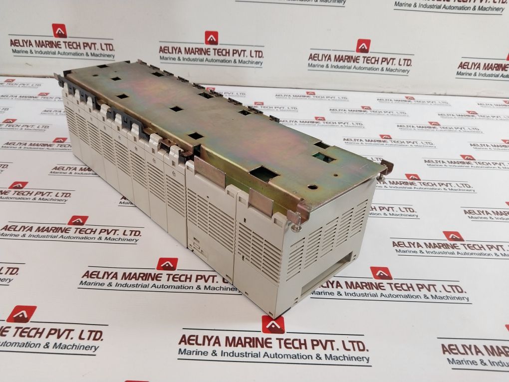 Omron Sysmac C200He/Id215/Od215/Sp001/Cpu32/Pd024 Programmable Controller 24V Dc