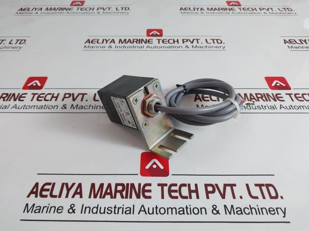 Omron Tl-n20 Proximity Switch Dv12V