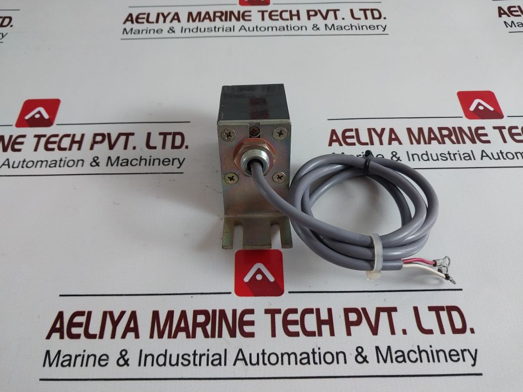 Omron Tl-n20 Proximity Switch Dv12V