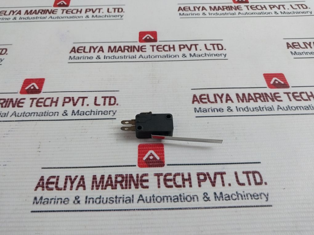 Omron V-153-1C25 Micro Switch