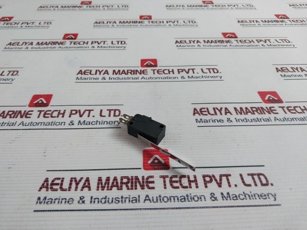 Omron V-153-1C25 Micro Switch