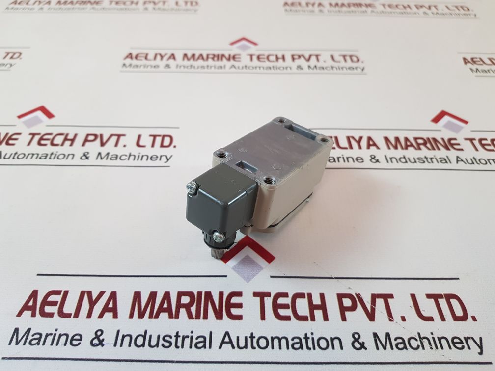 Omron Wlca12-2-n Limit Switch
