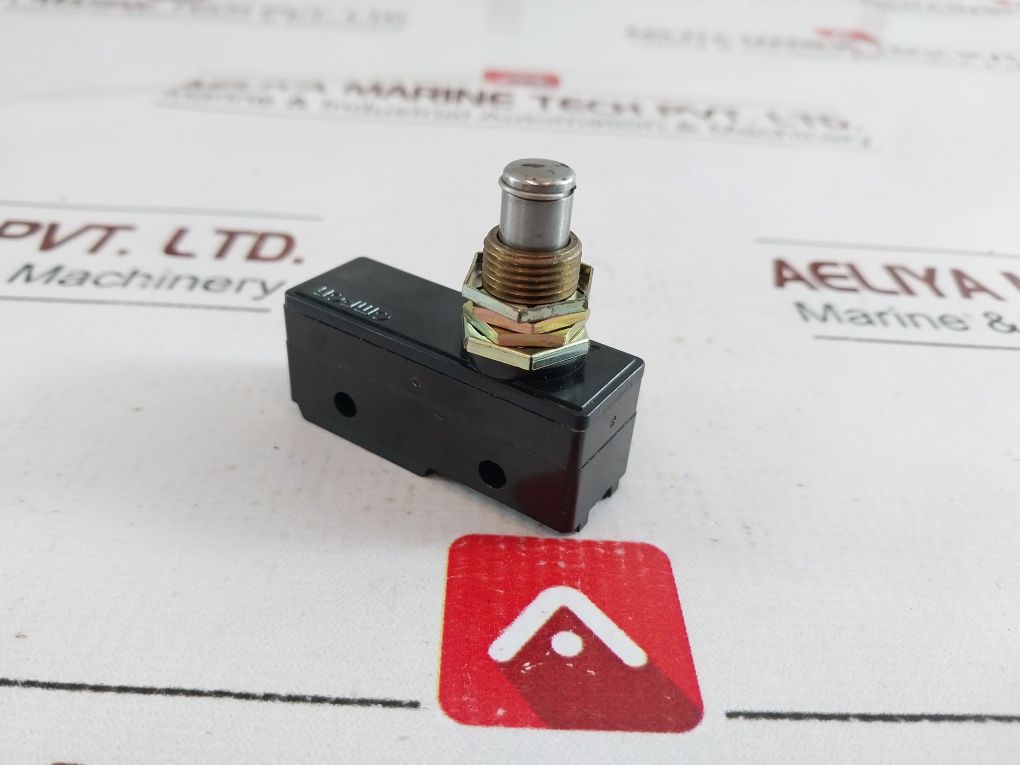 Omron Z-15Gq Limit/Snap Switch Z4G1P05A 675008