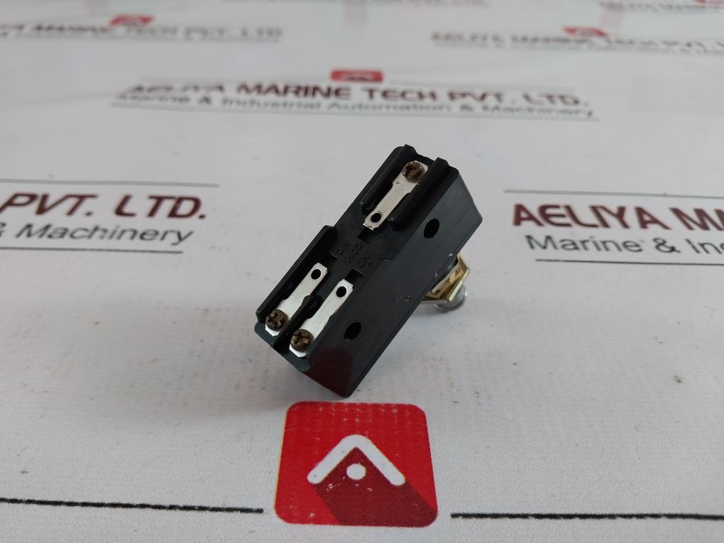 Omron Z-15Gq Limit/Snap Switch Z4G1P05A 675008