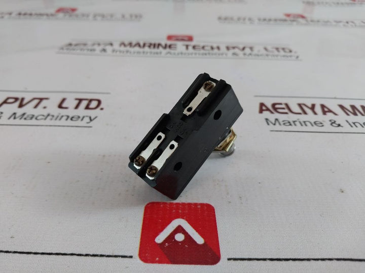 Omron Z-15Gq Limit/Snap Switch Z4G1P05A 675008