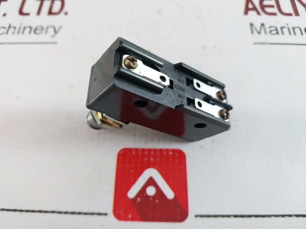 Omron Z-15Gq Limit/Snap Switch Z4G1P05A 675008