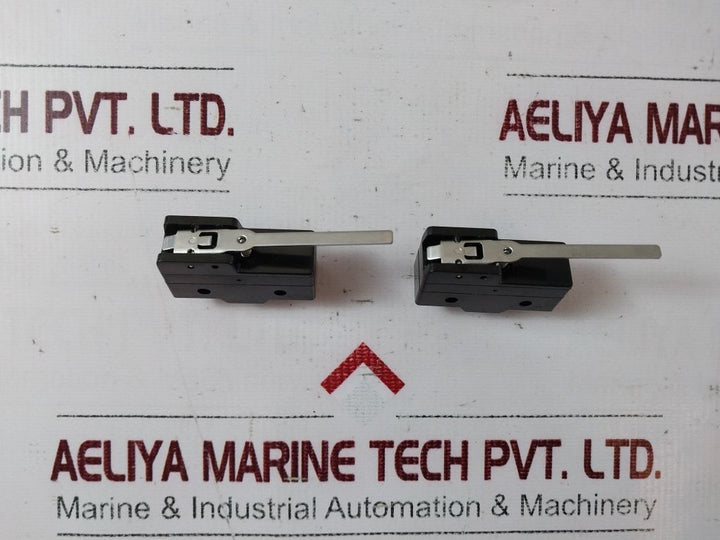 Lot Of 2X Omron Z-15Gw-b Micro Switch