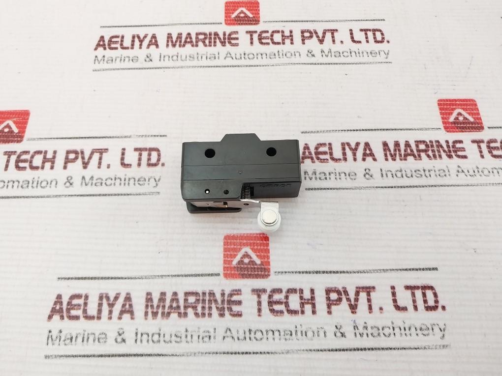Omron Z-15Gw22-b Micro Switch Z4G1L07B 675008 15A 250V