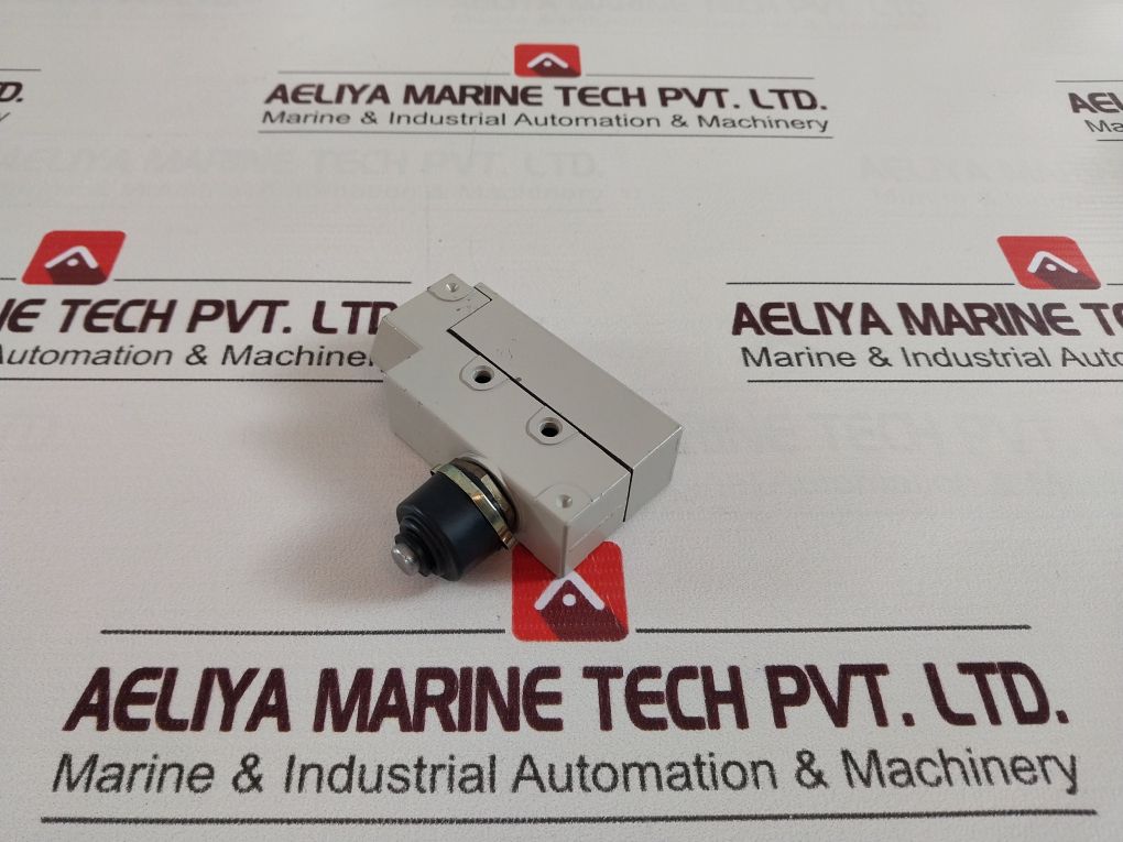 Omron Ze-na2-2 Limit Switch 15A 125, 250 Or 480Vac